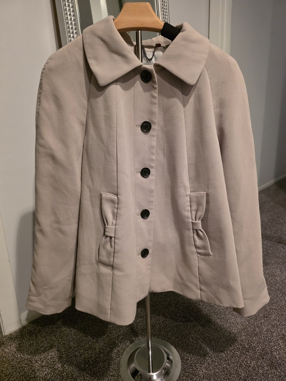 H&M Women's Light Beige Button-Up Coat